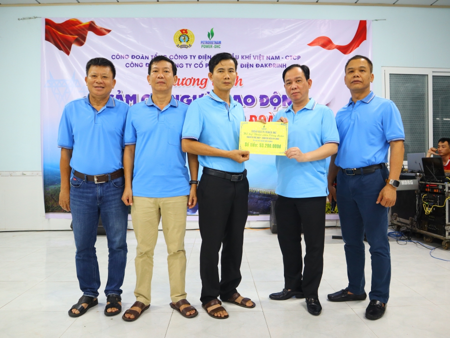 Diễn đàn “Đảng với công nhân - Công nhân với Đảng”; “Cảm ơn người lao động và Bữa cơm công đoàn” Tăng cường Đối thoại, củng cố niềm tin 