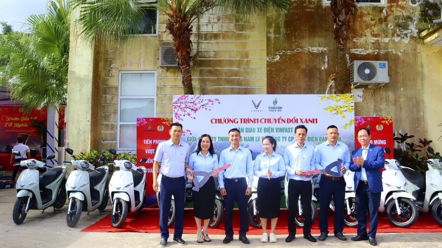 “Xuân Gắn kết - Tết Nghĩa tình” đầy ấm áp tại Thuỷ điện Đakđrinh