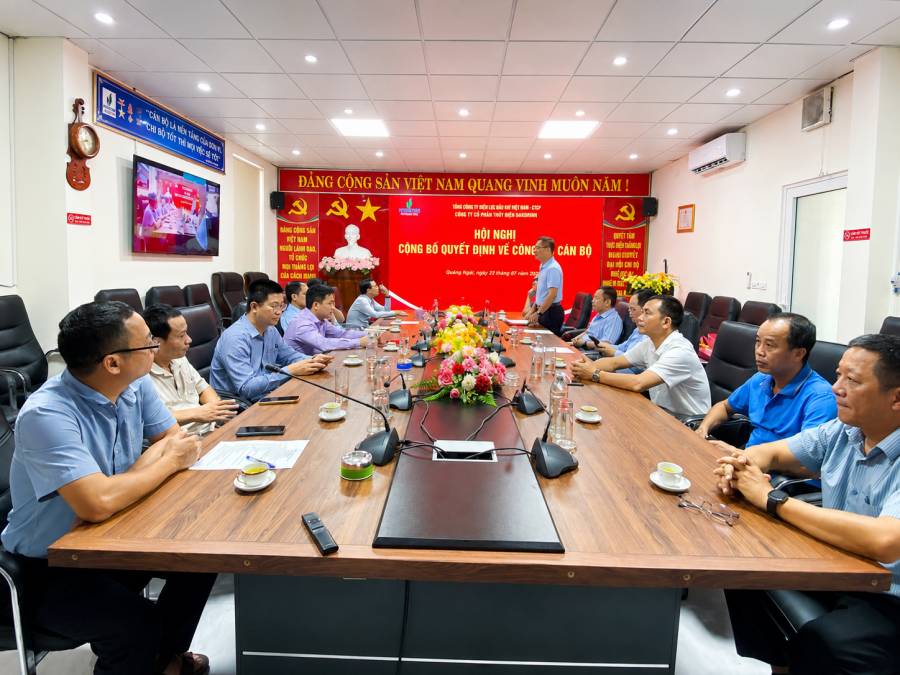 Hội nghị công bố Quyết định về công tác cán bộ