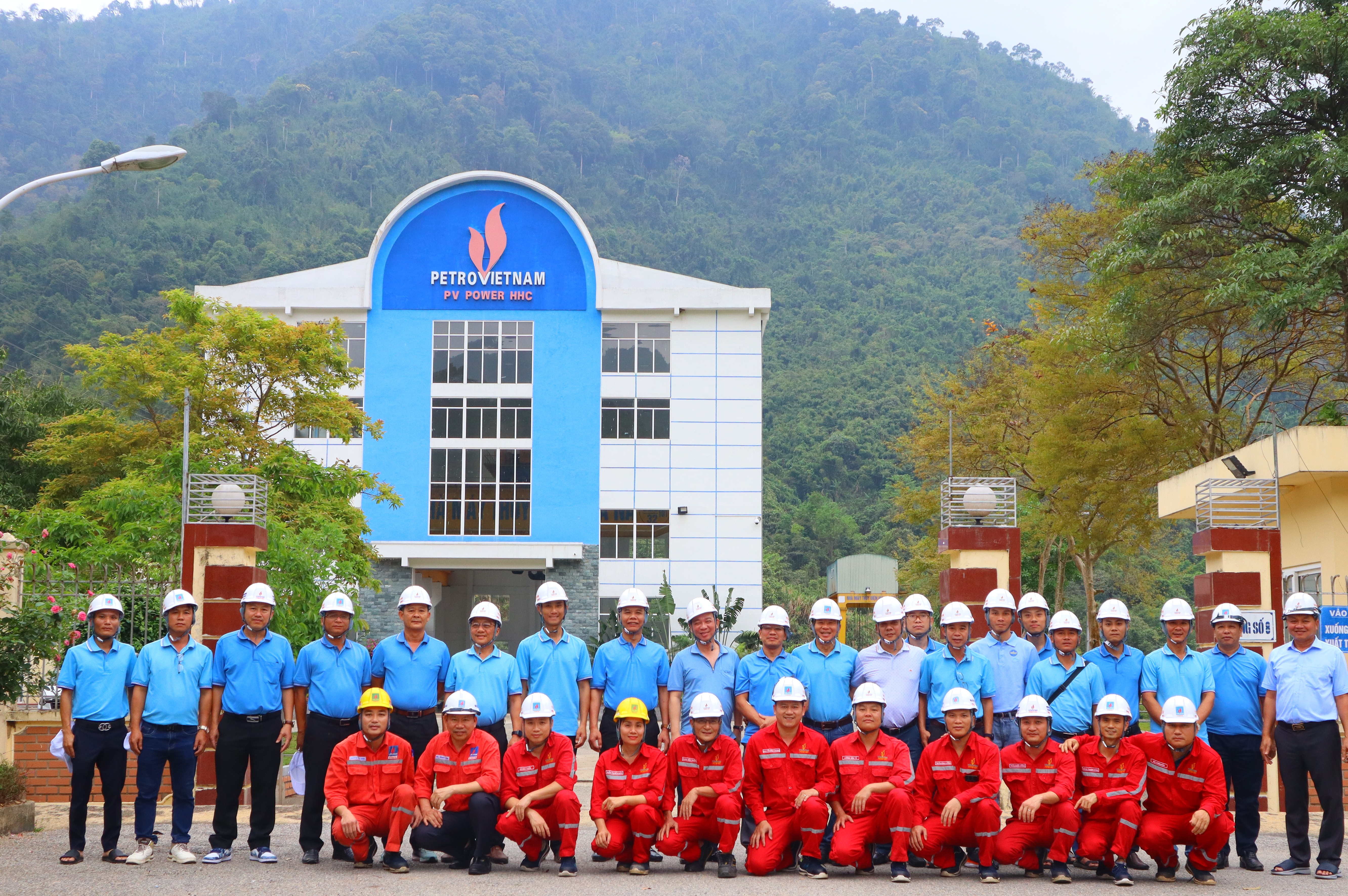 Giao lưu, học tập trao đổi kinh nghiệm giữa PV Power DHC và PV Power HHC 