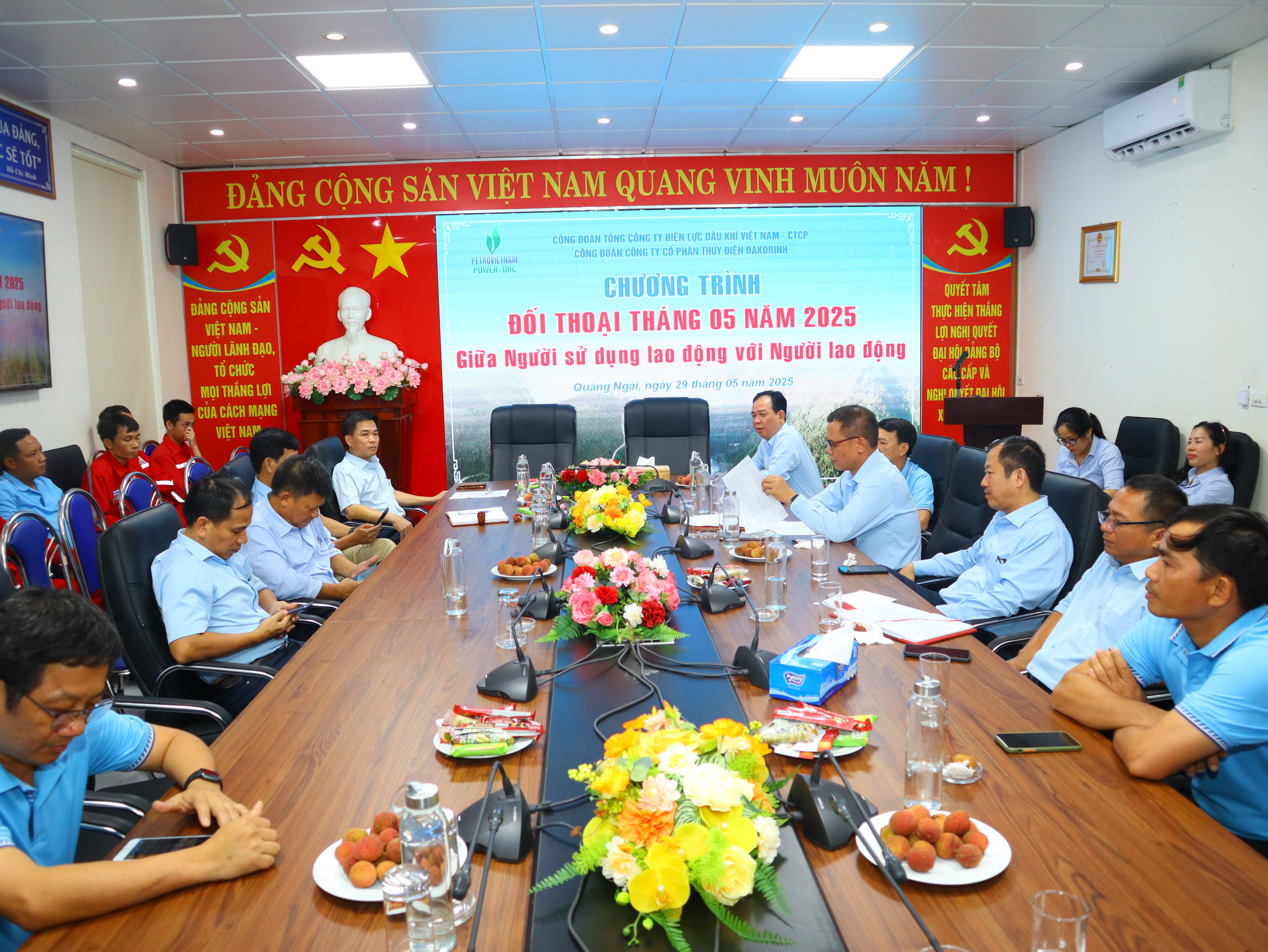 Diễn đàn “Đảng với công nhân - Công nhân với Đảng”; “Cảm ơn người lao động và Bữa cơm công đoàn” Tăng cường Đối thoại, củng cố niềm tin 